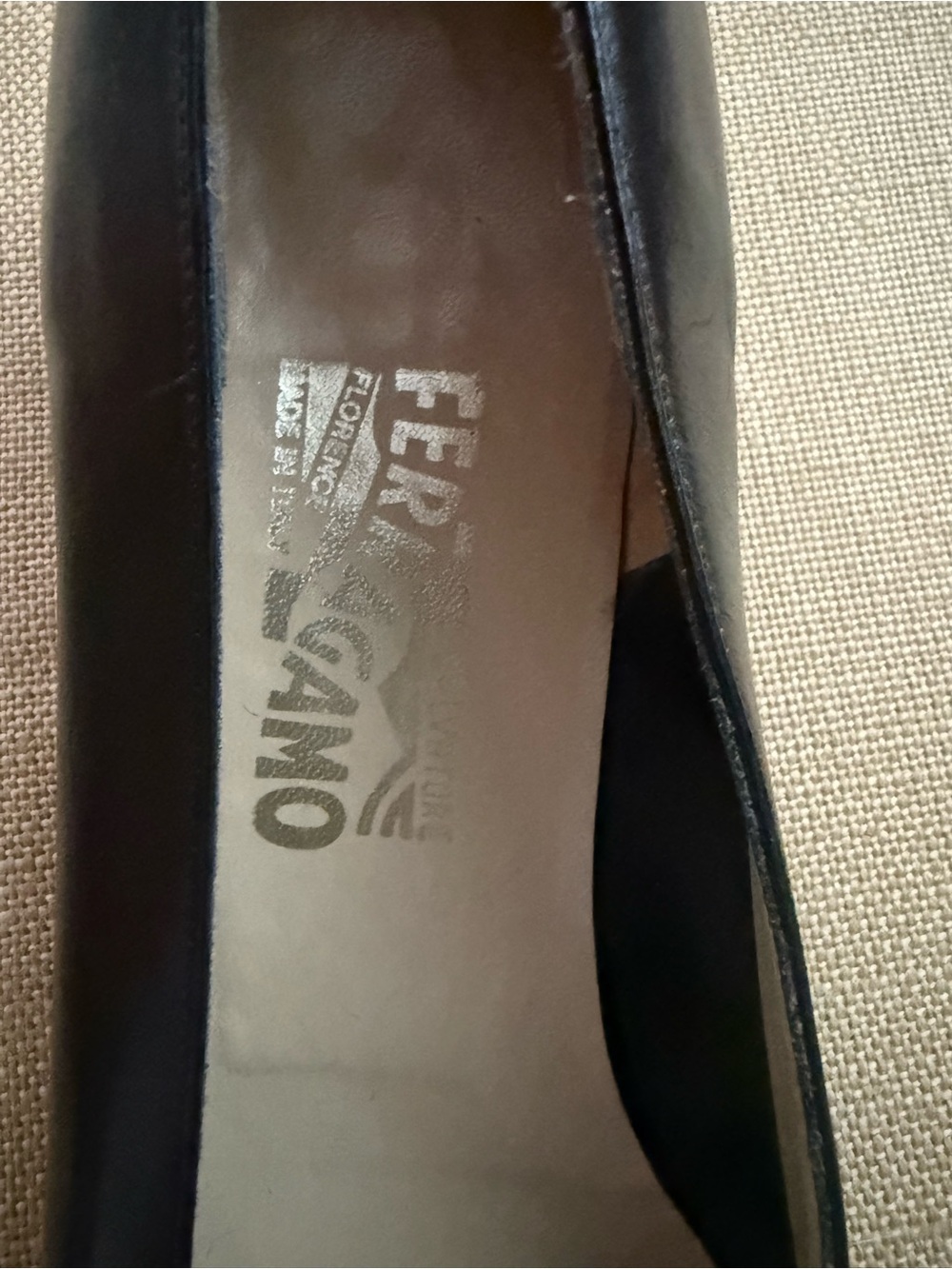 Salvatore Ferragamo Navy Leather Vara Bow Pumps Women’s Size 9 4A Narrow - Picture 7 of 8